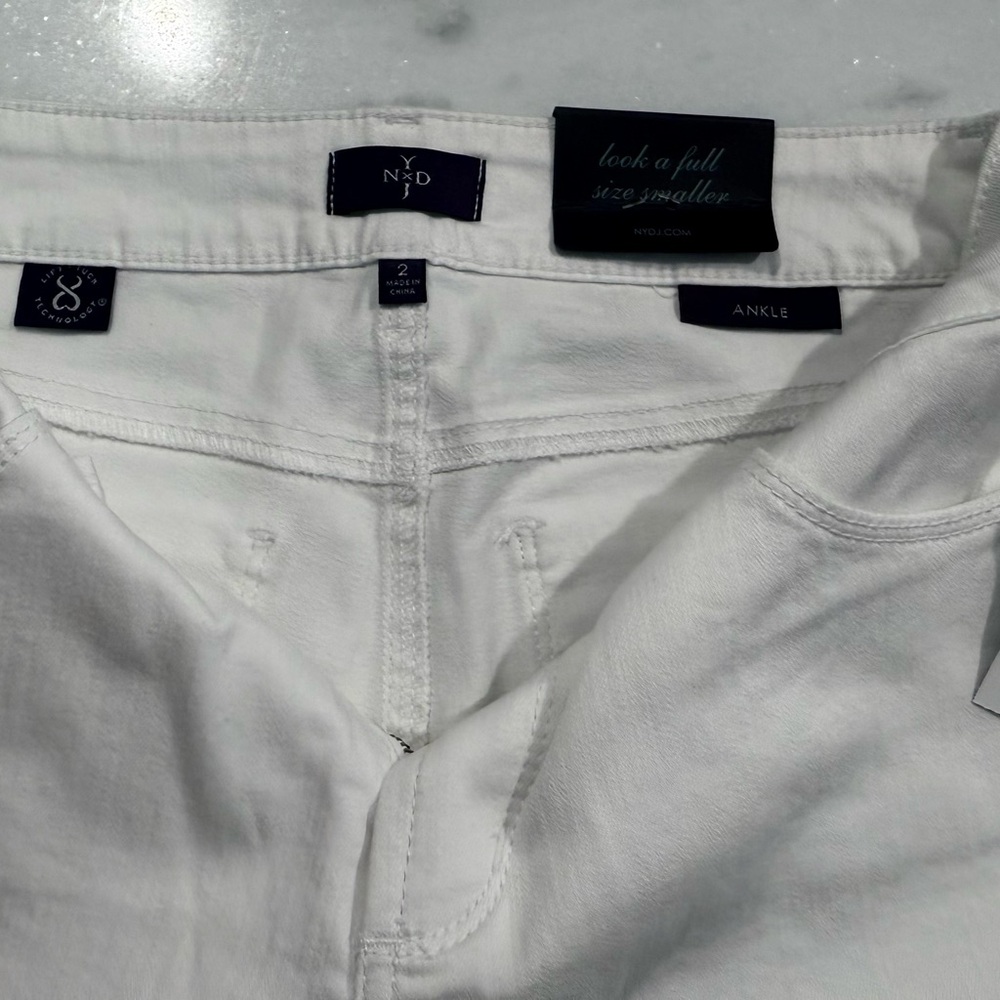 NYDJ Optic White Ankle Jeans Size 2 Brand new! - Picture 2 of 6
